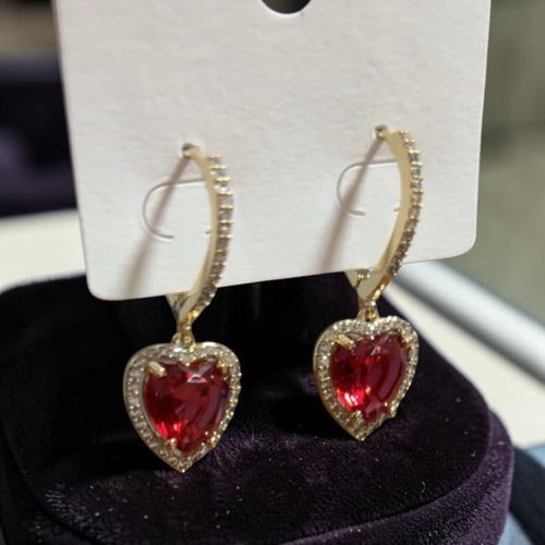 Aretes Corazón Scarlet- Oro laminado✨