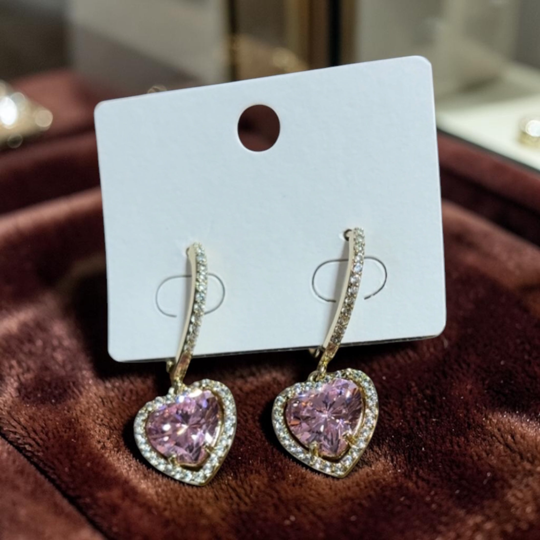 Dulce Encanto - Aretes Corazón Rosa- Oro laminado✨